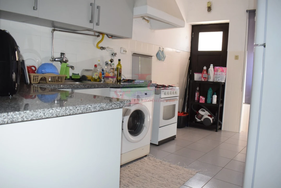 Apartamento T3 para Venda em Santo Antonio dos Olivais Foto 9