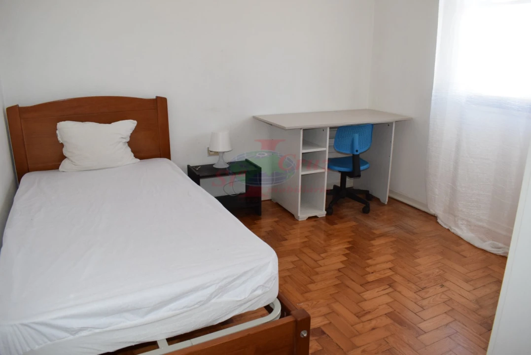 Apartamento T3 para Venda em Santo Antonio dos Olivais Foto 12