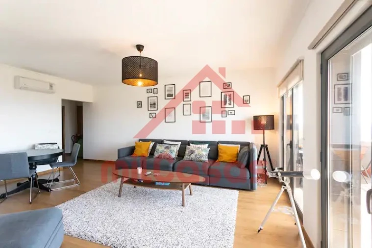 Apartamento T2 para Arrendamento em Ericeira Foto 4