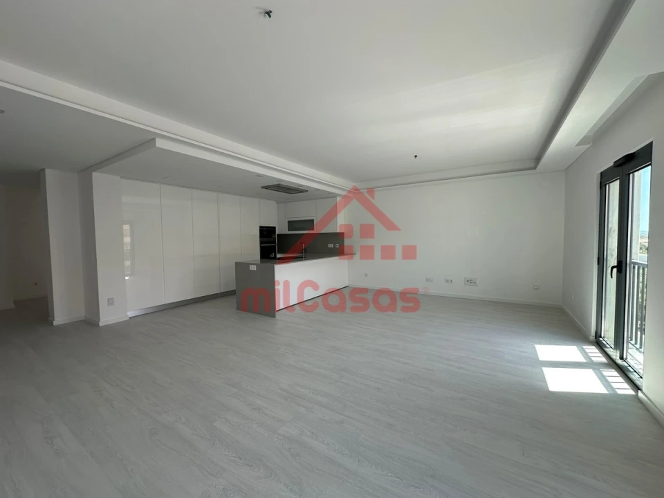 Apartamento T2 para Arrendamento em Ericeira Foto 3