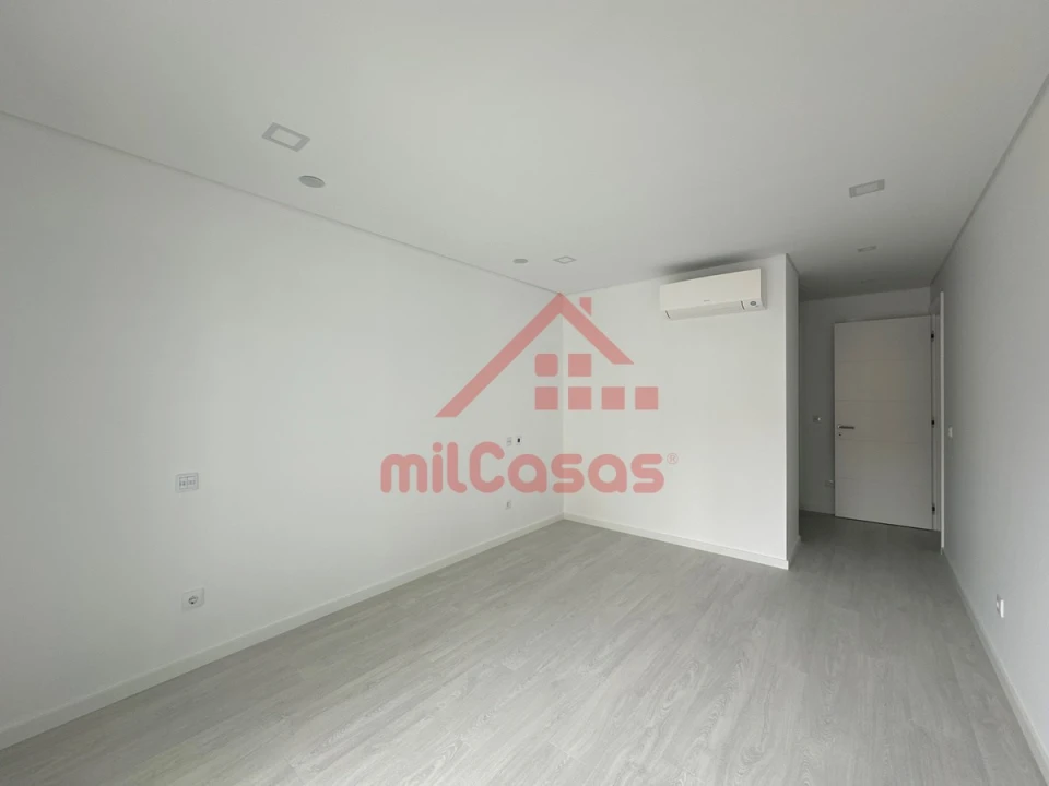 Apartamento T2 para Arrendamento em Ericeira Foto 28