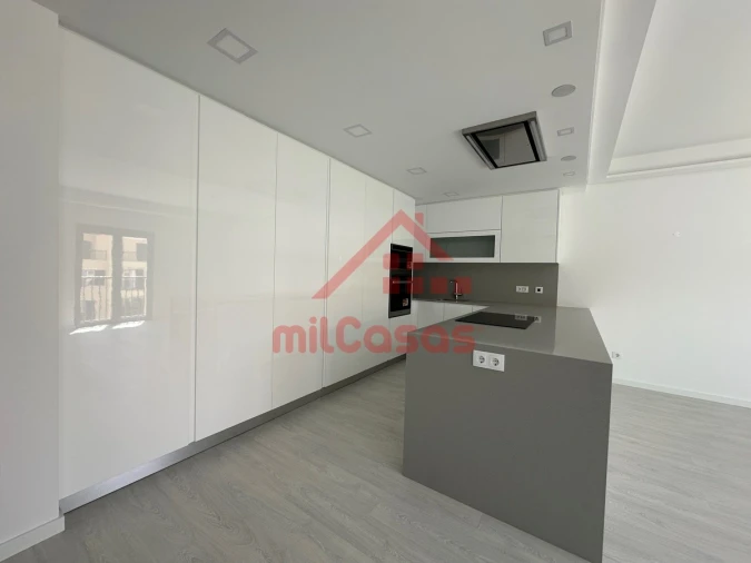 Apartamento T2 para Arrendamento em Ericeira Foto 9