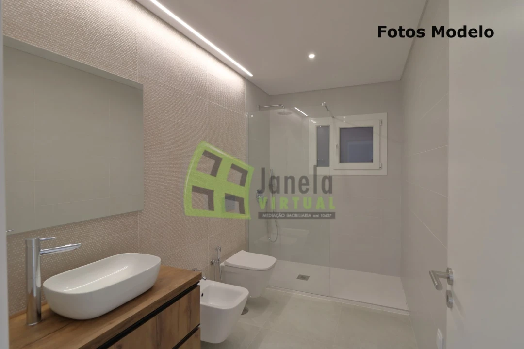 Moradia T3 para Venda em Fernao Ferro Foto 10