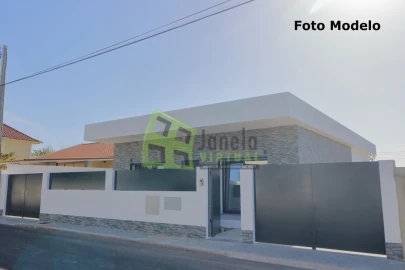 Moradia T3 para Venda em Fernao Ferro