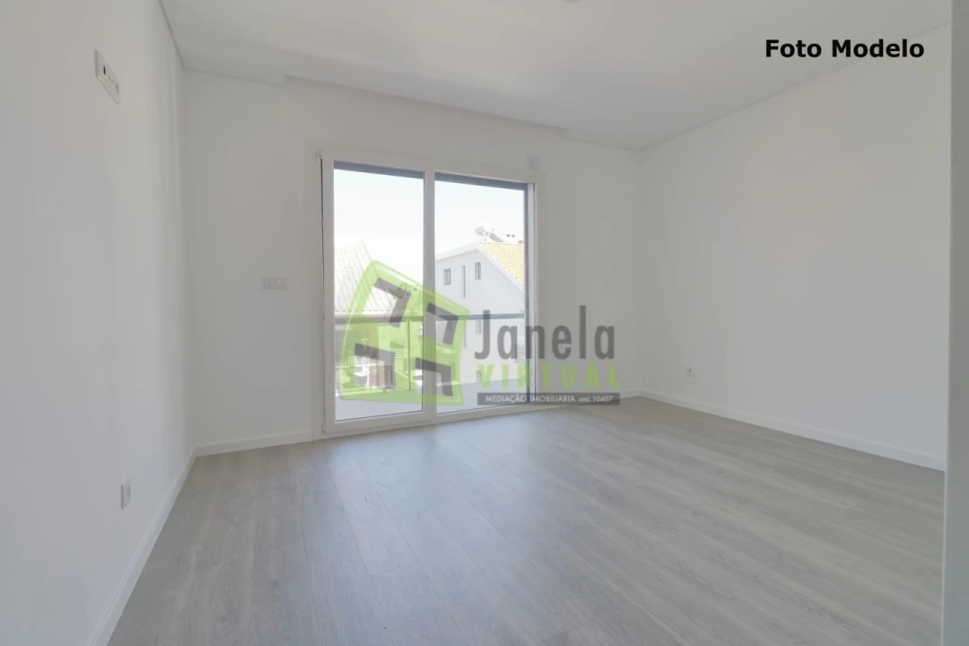 Moradia T3 para Venda em Fernao Ferro Foto 6