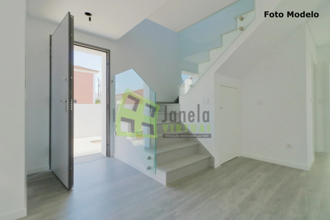 Moradia T3 para Venda em Fernao Ferro Foto 8