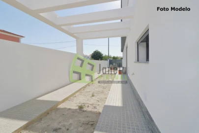 Moradia T3 para Venda em Fernao Ferro