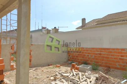 Moradia T3 para Venda em Fernao Ferro