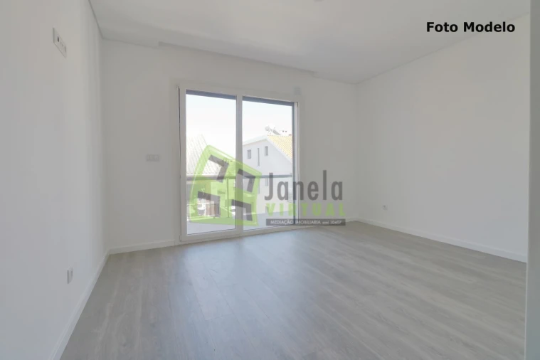 Moradia T3 para Venda em Fernao Ferro Foto 6