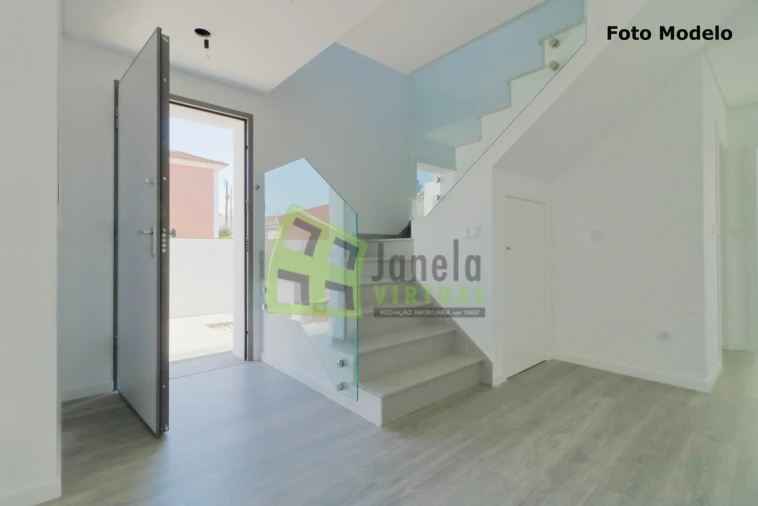 Moradia T3 para Venda em Fernao Ferro Foto 8