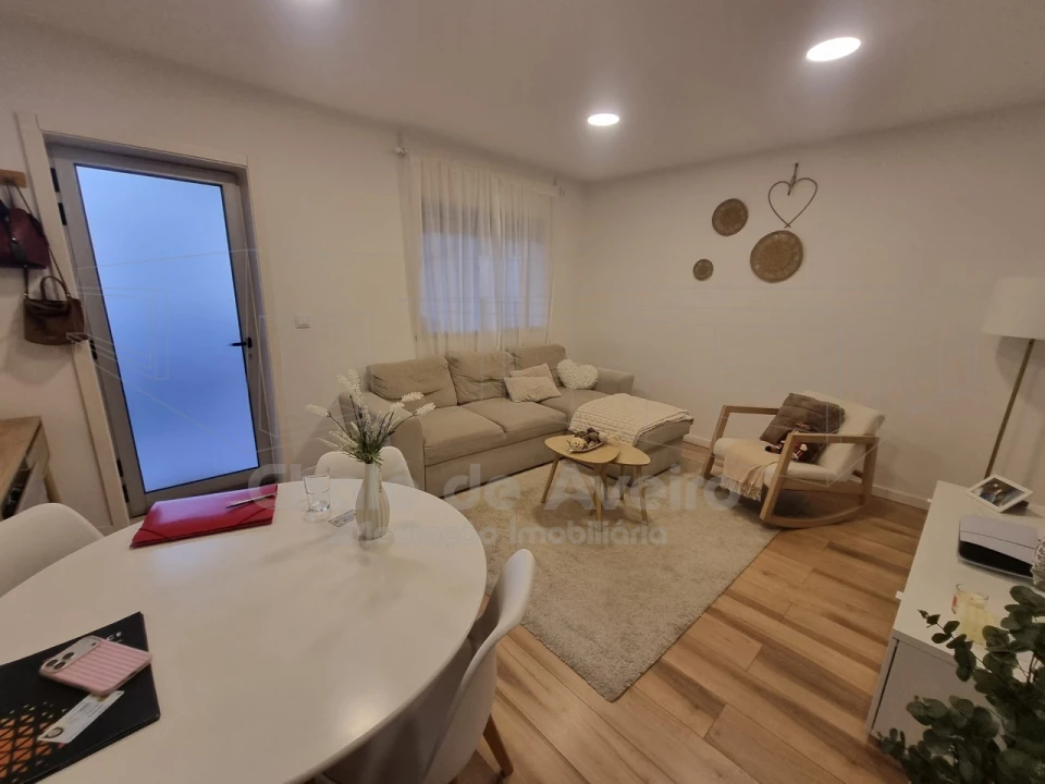 Apartamento T2 para Venda em Esgueira Foto 1