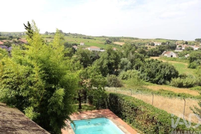 Moradia para Venda em Dois Portos e Runa