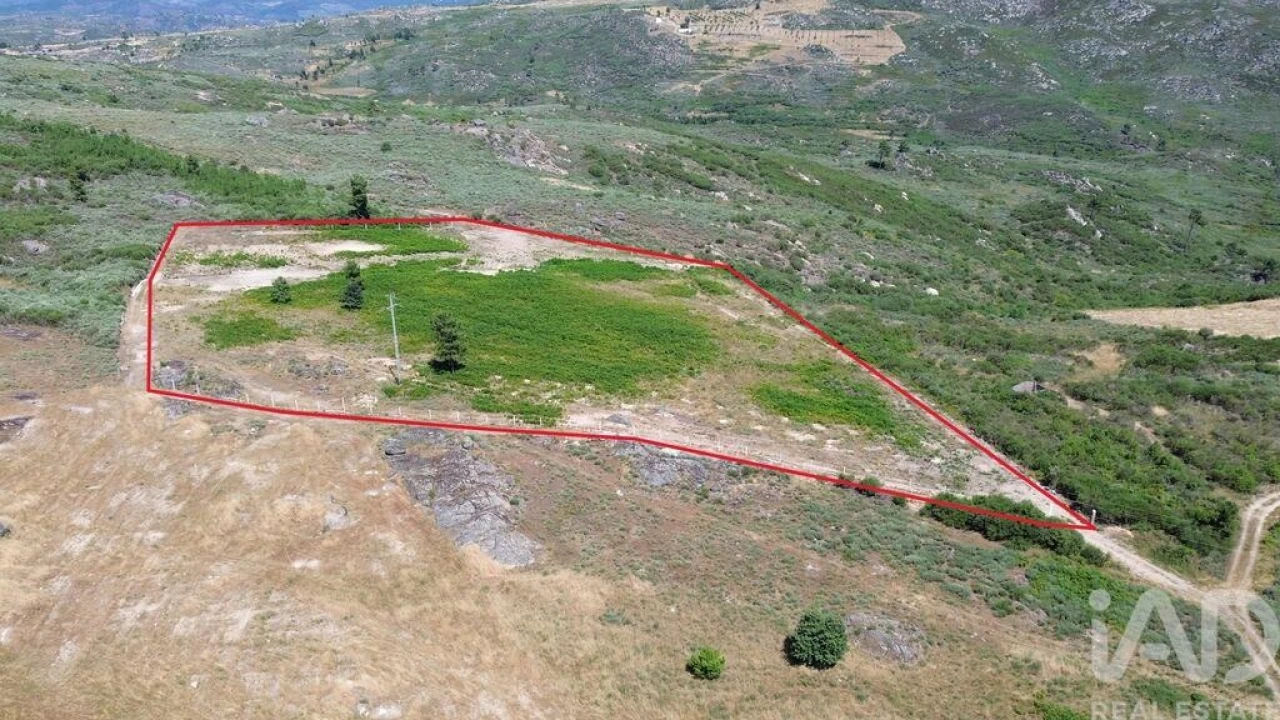 Terreno para Venda em Vila Chã Foto 2