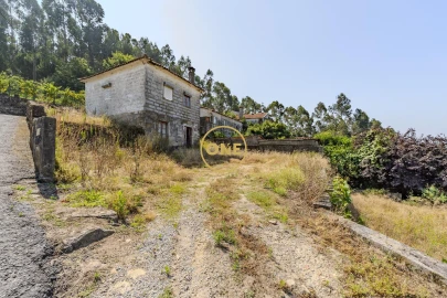 Moradia T2 para Venda em Oliveira (Santa Maria)