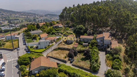 Moradia T2 para Venda em Oliveira (Santa Maria)