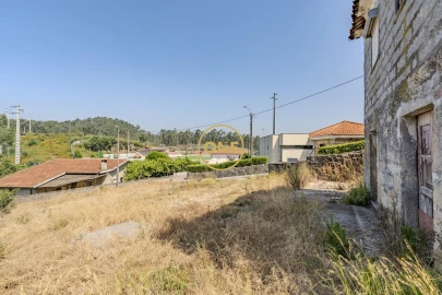 Moradia T2 para Venda em Oliveira (Santa Maria)