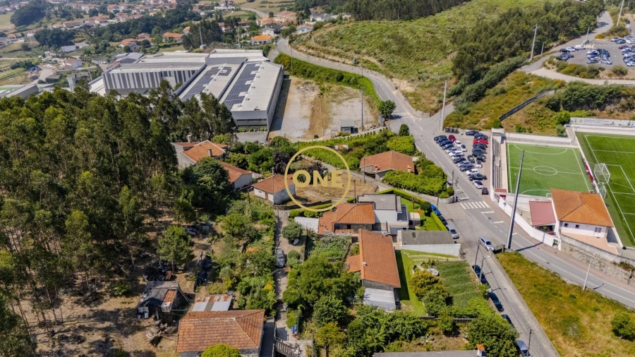 Moradia T2 para Venda em Oliveira (Santa Maria) Foto 5