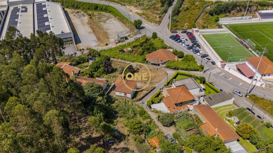 Moradia T2 para Venda em Oliveira (Santa Maria) Foto 9