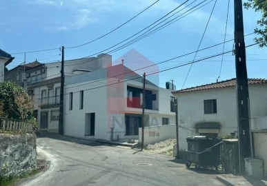 Moradia T3 para Venda em Ferreiros e Gondizalves