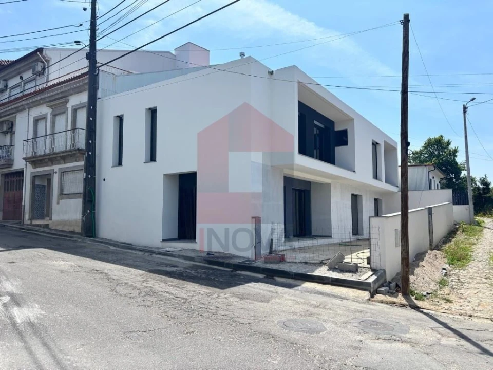 Moradia T3 para Venda em Ferreiros e Gondizalves Foto 1