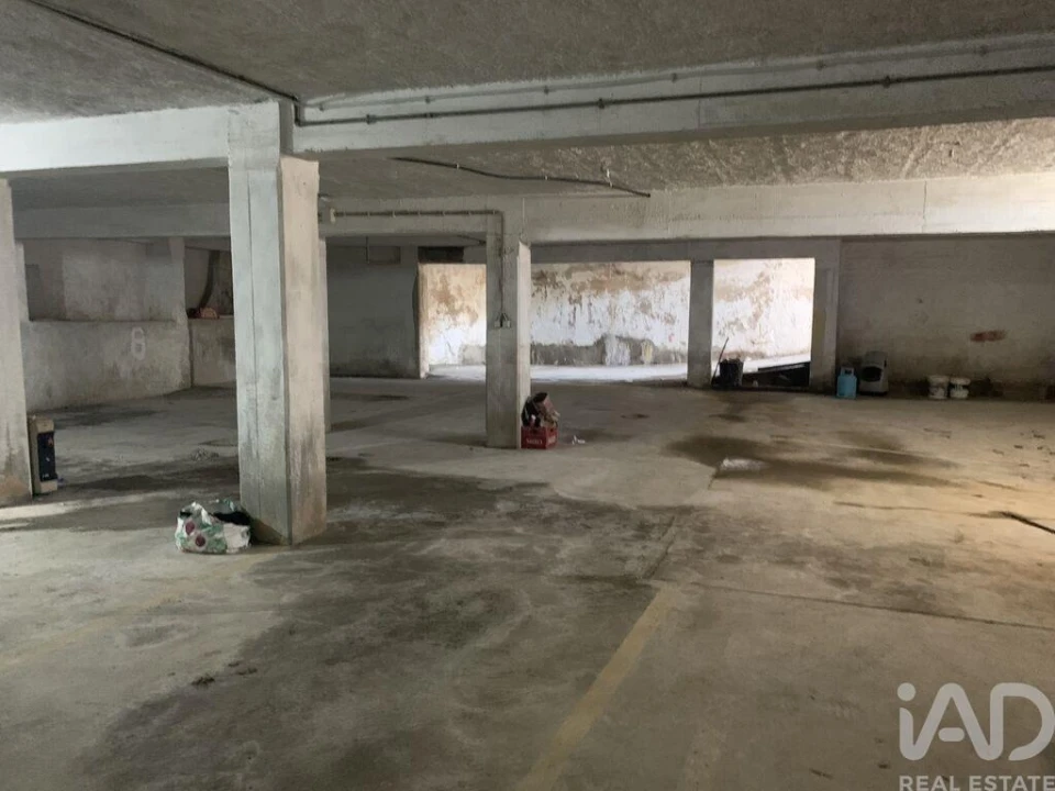 Garagem para Venda em Alijo Foto 1