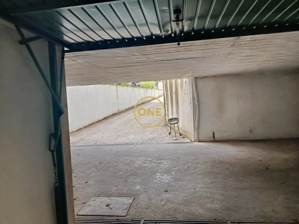 Garagem para Venda em Póvoa de Santa Iria e Forte da Casa Foto 8
