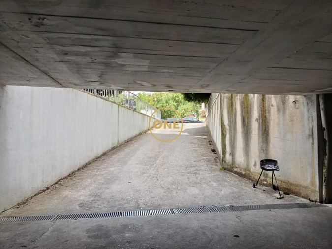 Garagem para Venda em Póvoa de Santa Iria e Forte da Casa Foto 7