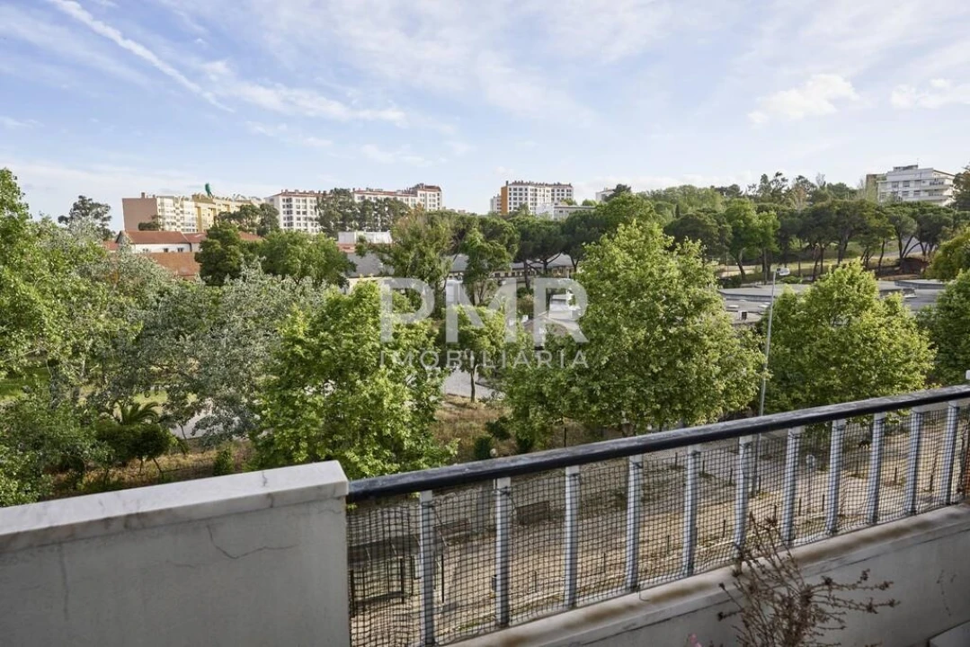 Apartamento T2 para Venda em Lumiar Foto 4