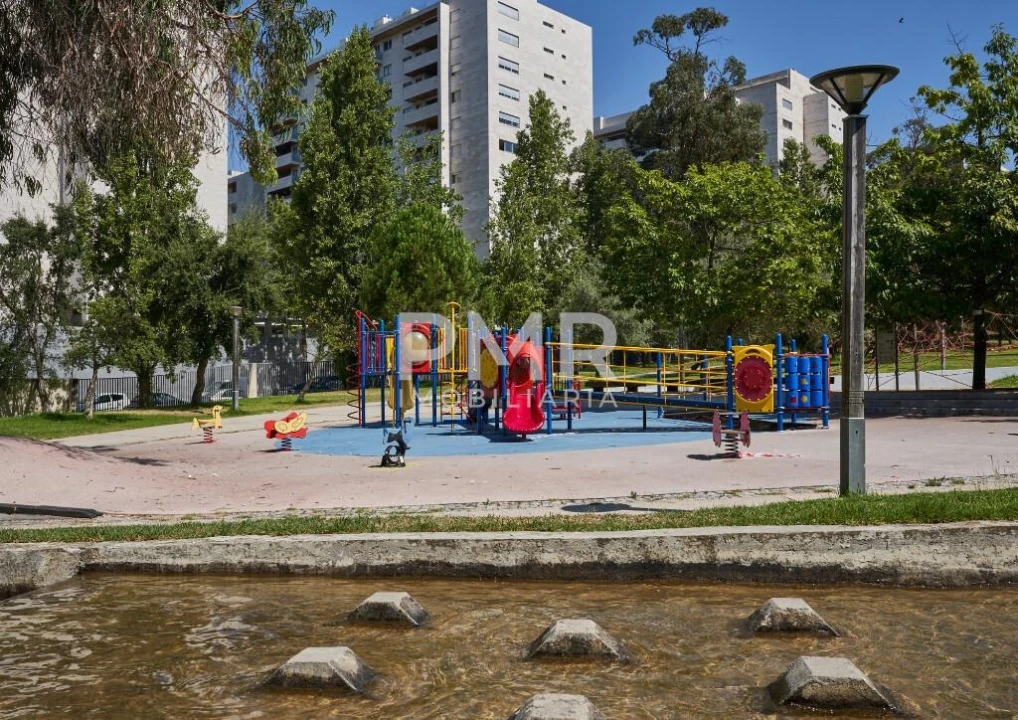 Apartamento T3 para Arrendamento em Lumiar Foto 12