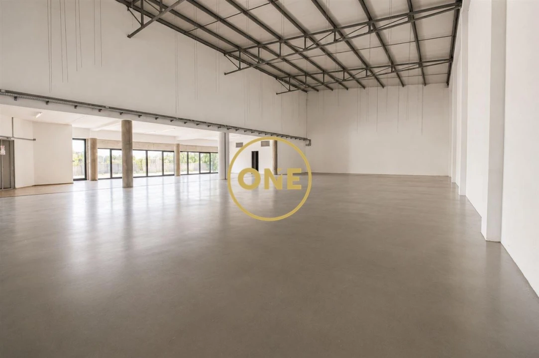 Armazém para Arrendamento em Santo Tirso, Couto (Santa Cristina e São Miguel) e Burgães Foto 10