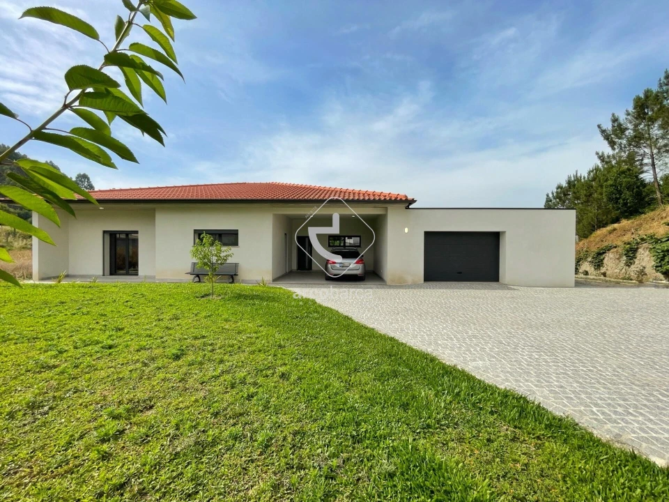 Moradia T3 para Venda em Paço Foto 1