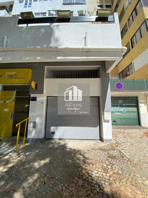 Garagem para Venda em Costa da Caparica