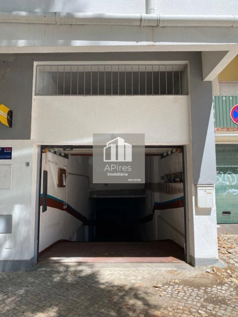 Garagem para Venda em Costa da Caparica