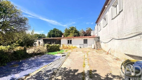 Moradia T4 para Venda em Vila de Punhe