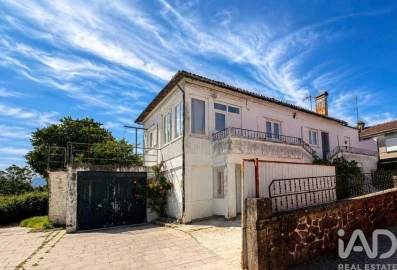Moradia T4 para Venda em Vila de Punhe