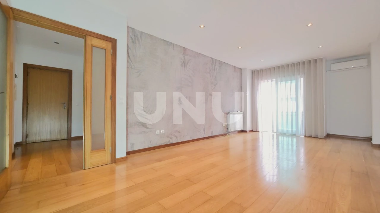 Apartamento T3 para Venda em Santa Maria da Feira, Travanca, Sanfins e Espargo Foto 1