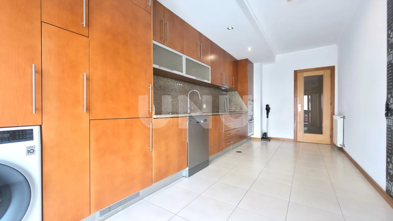 Apartamento T3 para Venda em Santa Maria da Feira, Travanca, Sanfins e Espargo Foto 8