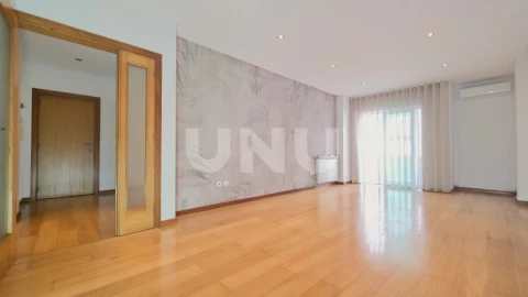 Apartamento T3 para Venda em Santa Maria da Feira, Travanca, Sanfins e Espargo