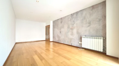 Apartamento T3 para Venda em Santa Maria da Feira, Travanca, Sanfins e Espargo