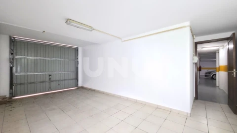 Apartamento T3 para Venda em Santa Maria da Feira, Travanca, Sanfins e Espargo