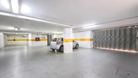 Apartamento T3 para Venda em Santa Maria da Feira, Travanca, Sanfins e Espargo