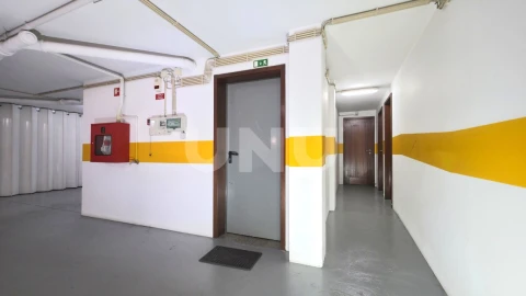 Apartamento T3 para Venda em Santa Maria da Feira, Travanca, Sanfins e Espargo