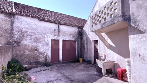 Moradia T2 para Venda em Enxara do Bispo, Gradil e Vila Franca do Rosário