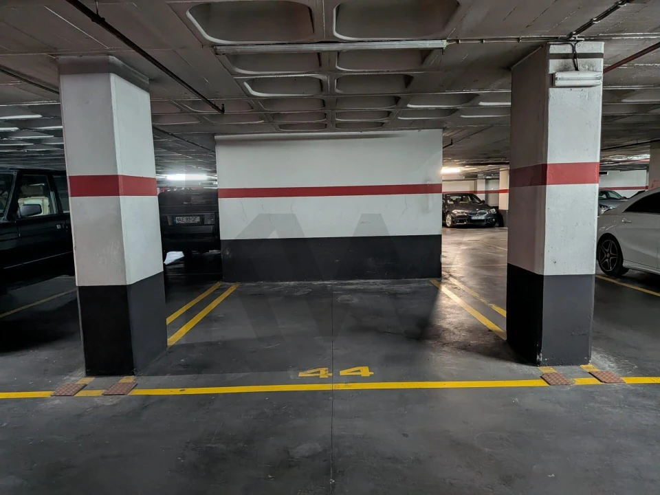 Garagem para Arrendamento em Avenidas Novas Foto 5