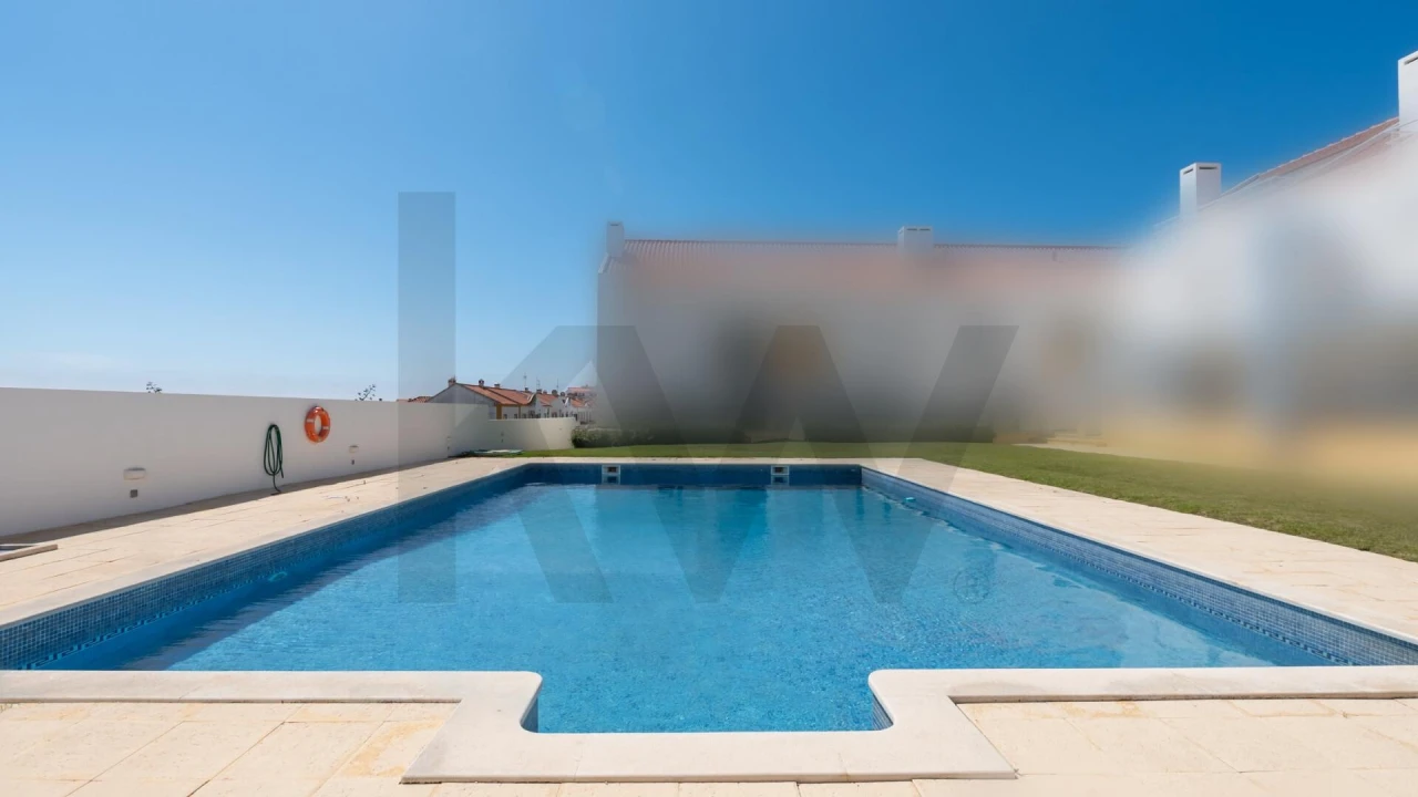 Moradia T3 para Venda em Lourinhã e Atalaia Foto 1