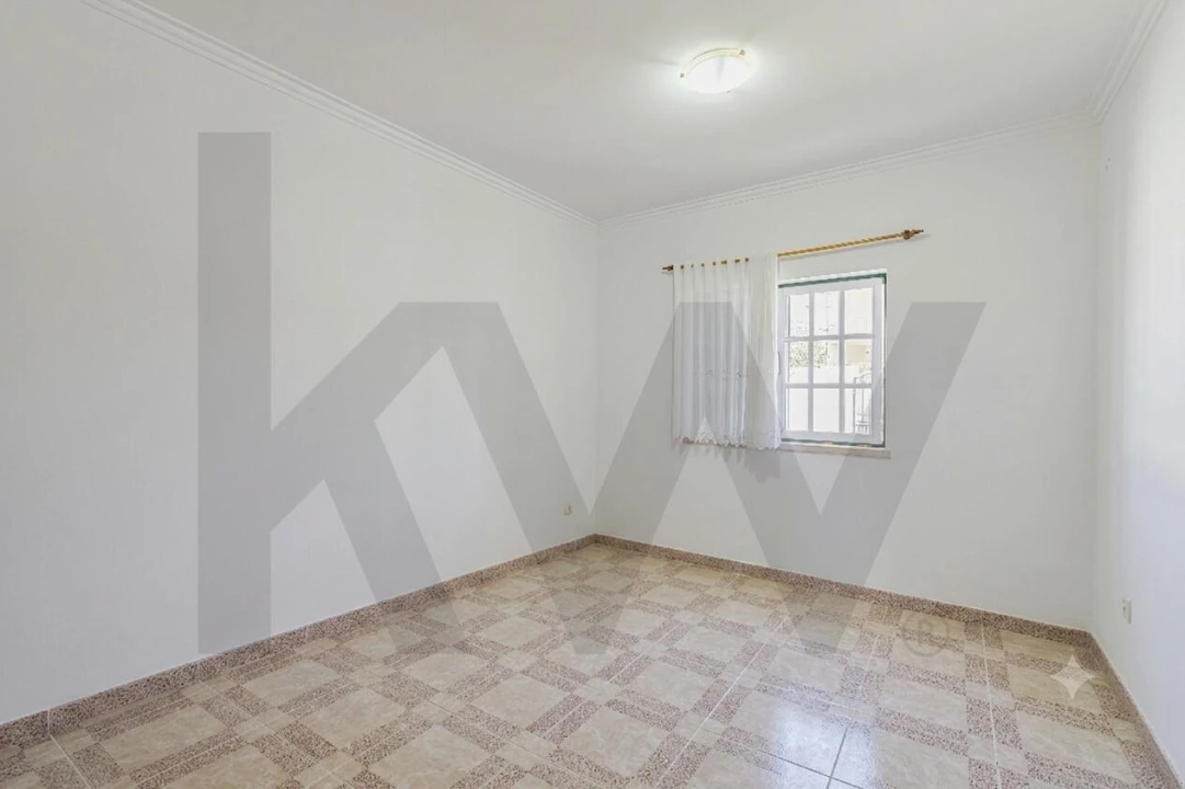 Moradia T5 para Venda em Laranjeiro e Feijó Foto 10