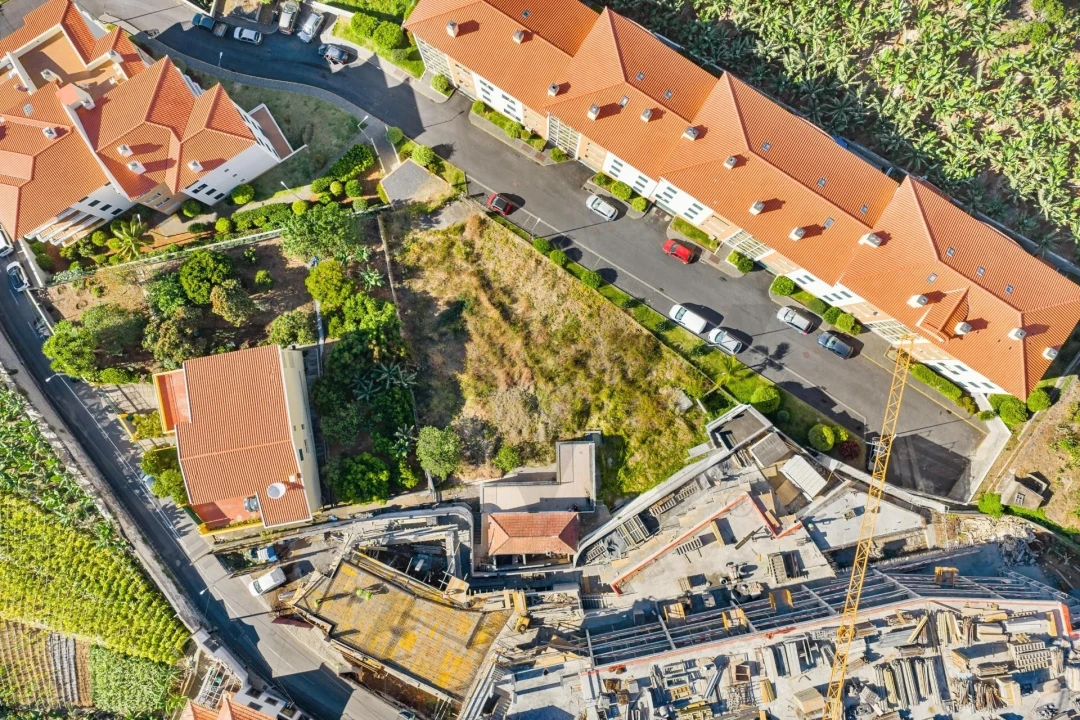 Terreno para Venda em Camara de Lobos Foto 1