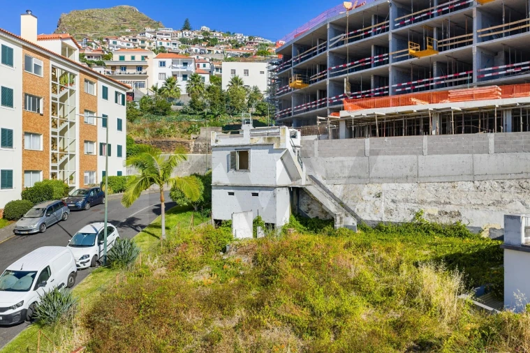 Terreno para Venda em Camara de Lobos Foto 11