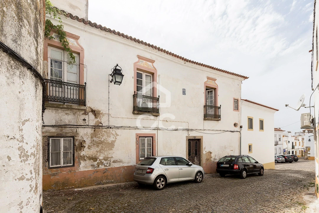 Moradia T6 para Venda em Évora (São Mamede, Sé, São Pedro e Santo Antão) Foto 1