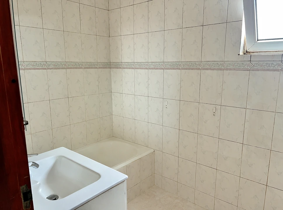 Apartamento T4 para Venda em Espinho Foto 27